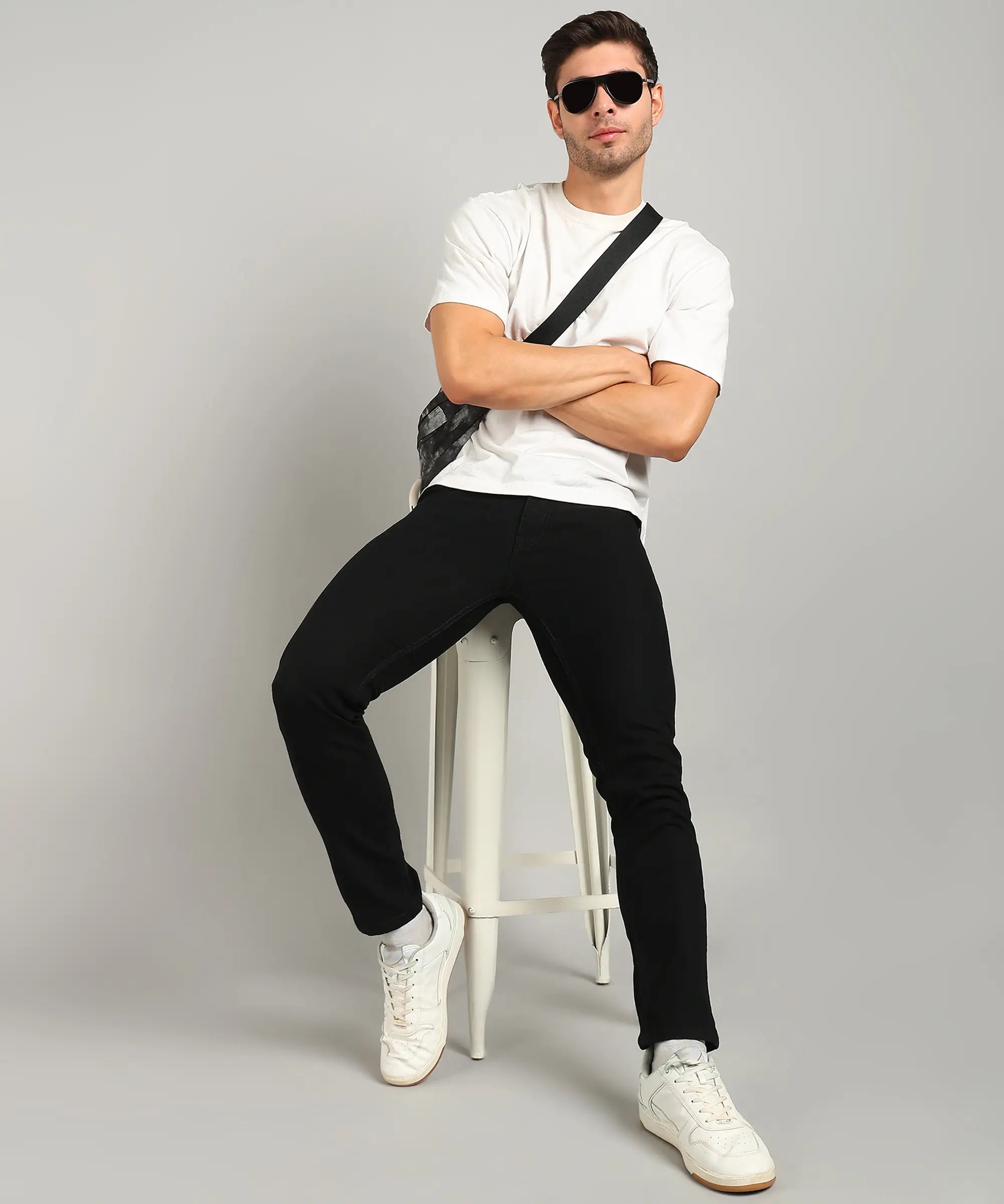 ANGERHOOD Relaxed Fit Men Black Jeans